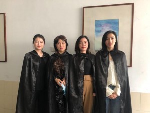 以拥抱太阳的月亮女巫扮演者为故事中心的全新冒险：光影交织下的神秘之舞